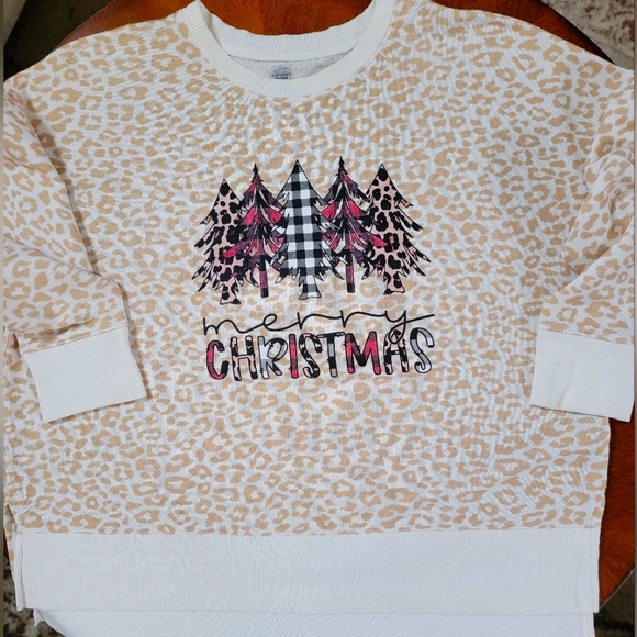 Tops - CHRISTMAS SWEATSHIRT
